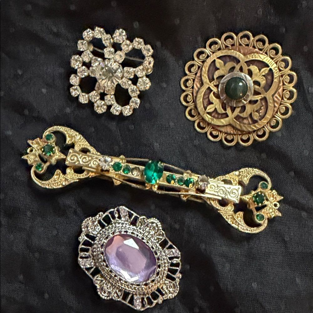Four Woman’s Gorgeous Vintage Brooches